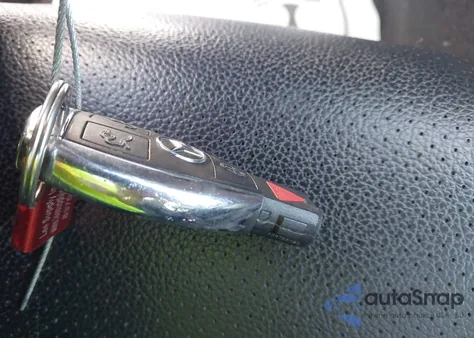 2016 Mercedes-Benz Glc 300 z USA, uszkodzony, nr VIN WDC0G4JB8GF108371